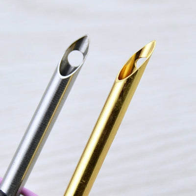 Pack 2 Agujas Mágicas Mango Madera 5mm + Enhebrador