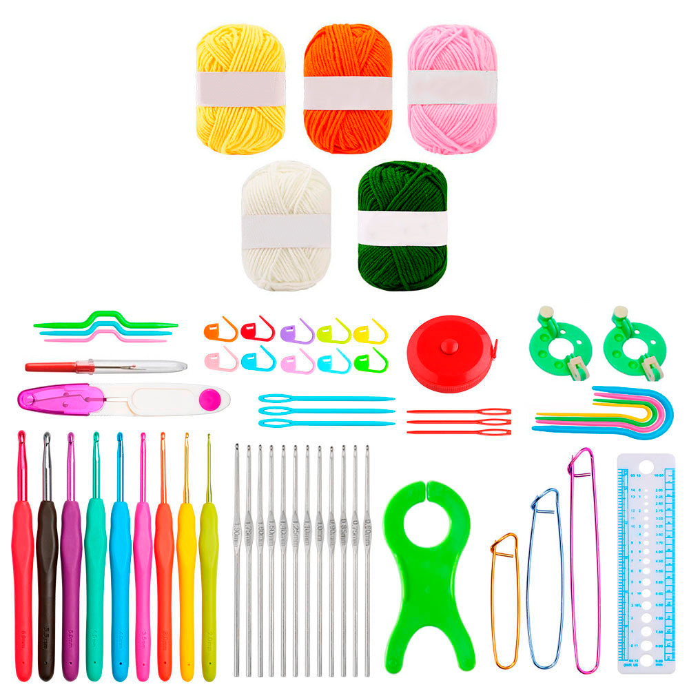 Bolsito con ganchillos, lanas y accesorios de crochet