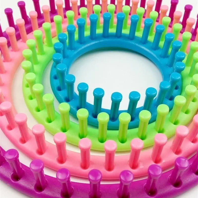 Set 4 Telares Circulares Con Ganchillo Y Aguja, En Caja - Baúl de Ayün