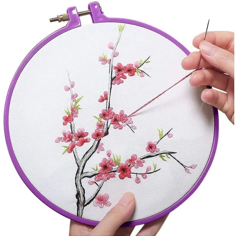 Set Bordado 50 Hilos, Telas, Agujas, Bastidores Y Mas - Baúl de Ayün