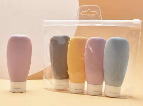 Botellas de viaje con tapa antiderrame y diseño compacto