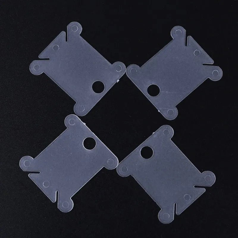 Set de 100 Bobinas De Plástico para hilo de bordar - Baúl de Ayün