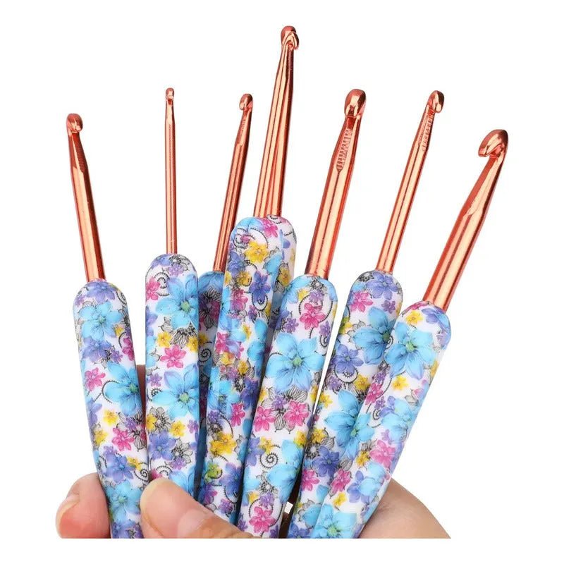 Set De 8 Crochet Mango Con Diseño De Flores 2.5 A 6mm - Baúl de Ayün